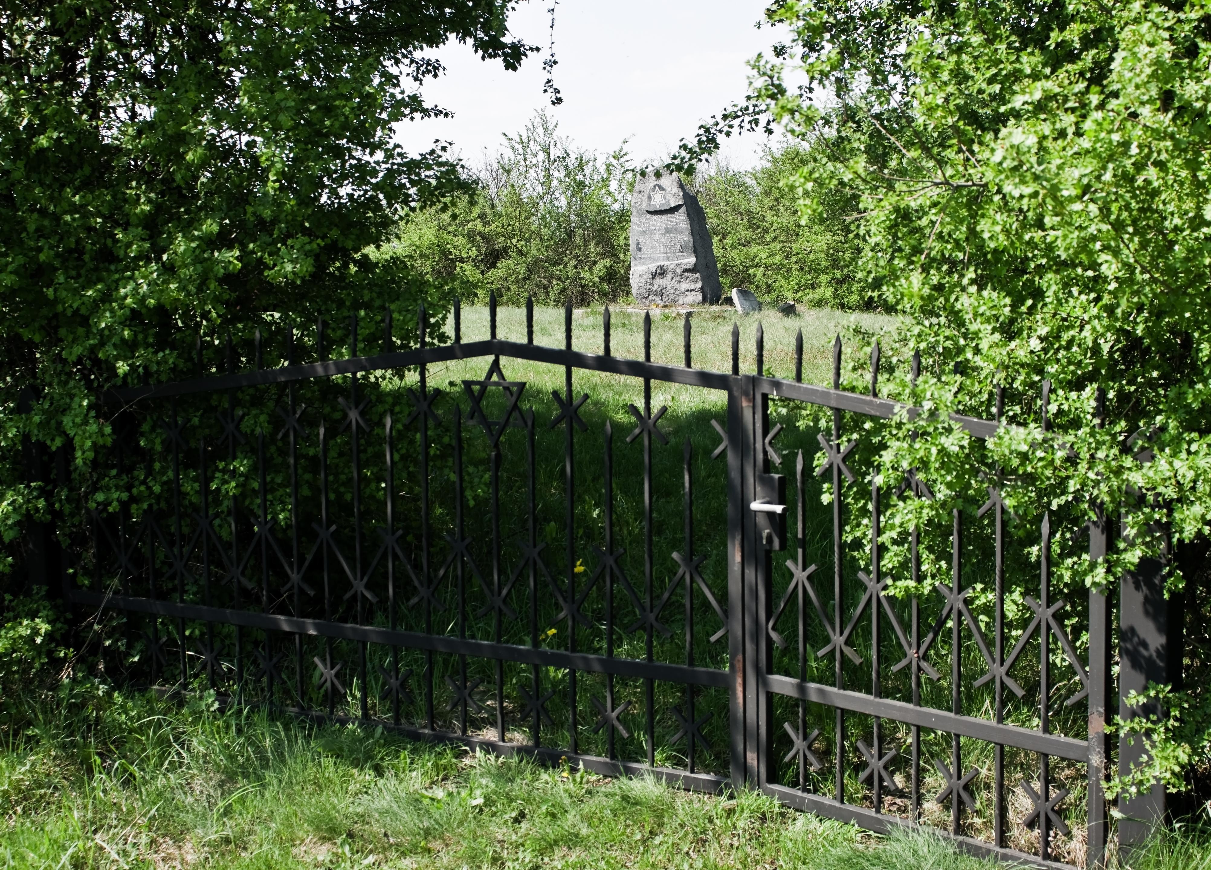 Cmentarz żydowski w Bobrownikach